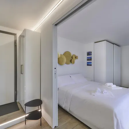 Majestic Sunrise Apartment *